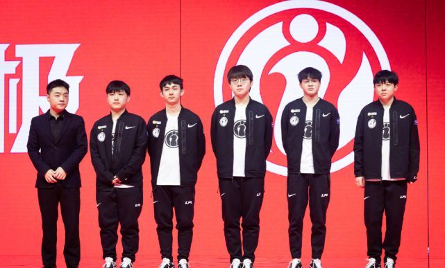 贝林厄姆和楚阿梅尼缺席赛前训练,无缘出战皇家社会